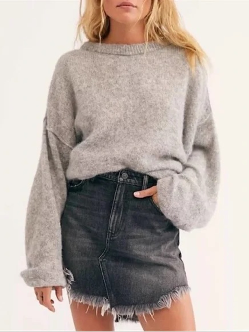 We The Free Maverick Frayed Denim Mini Skirt Size 27 NWT